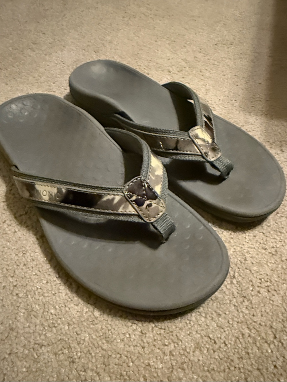Vionic Tide II Orthotic Sandals Gray Camo Design Arch Support Comfortable Size 7 - Picture 4 of 10